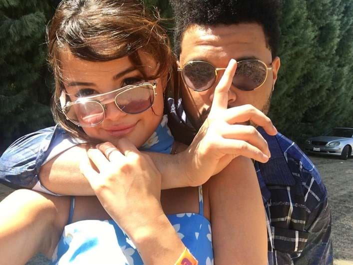 As celebridades já chegaram ao festival Coachella...