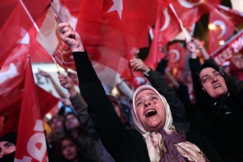 Erdogan depois da vitória no referendo turco