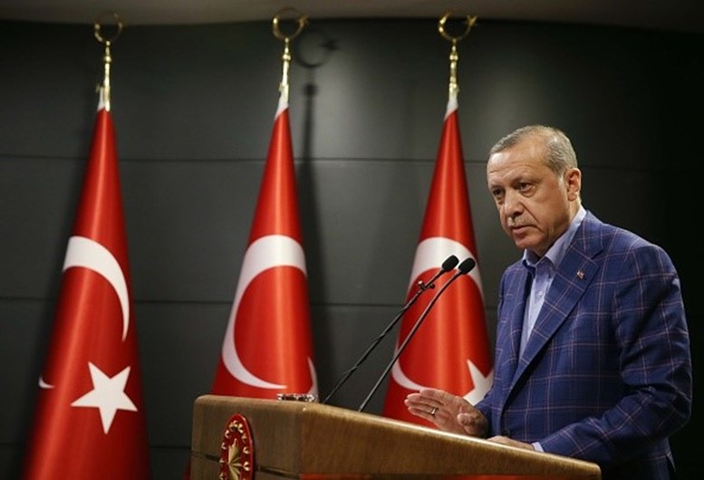 Erdogan depois da vitória no referendo turco