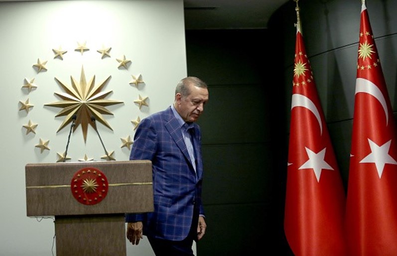 Erdogan depois da vitória no referendo turco