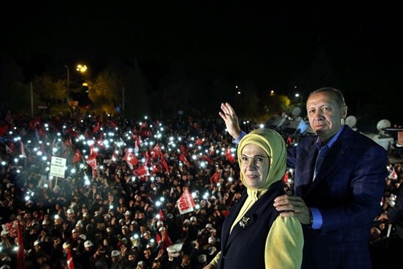 Erdogan depois da vitória no referendo turco