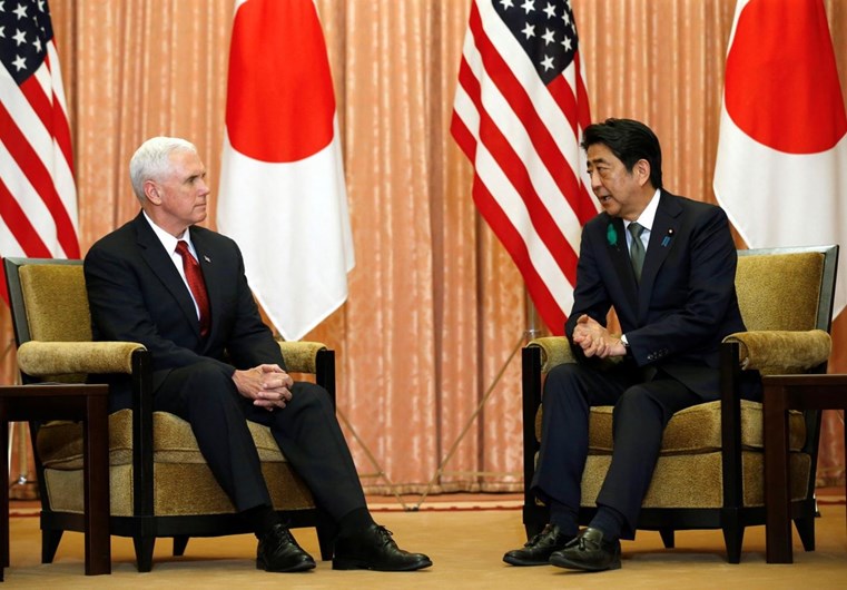 Shinzo Abe recebe Mike Pence