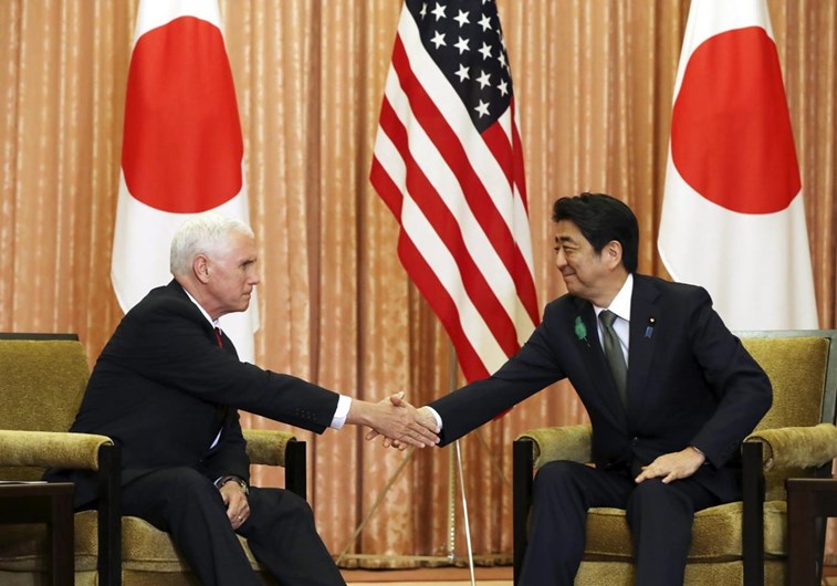 Shinzo Abe recebe Mike Pence