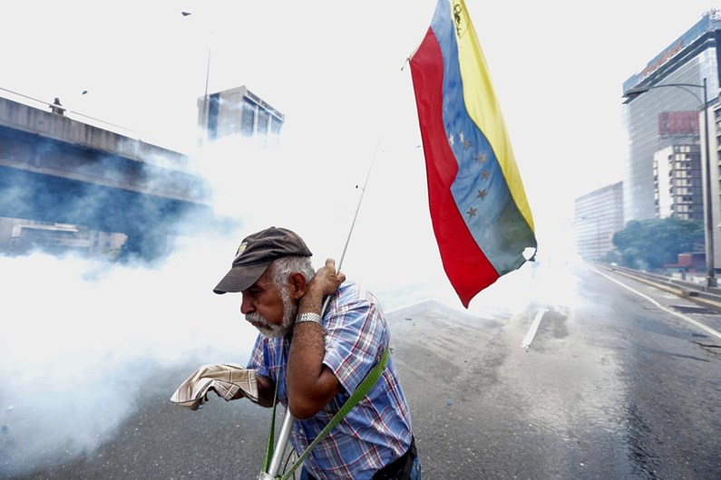 Protestos violentos aumentam na Venezuela