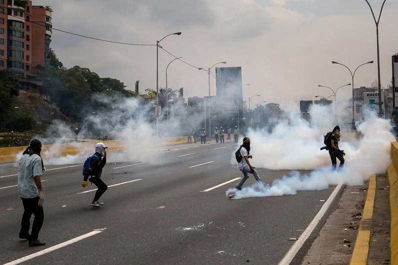 Protestos violentos aumentam na Venezuela