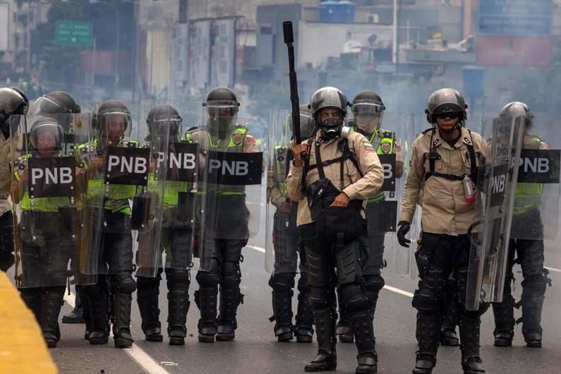 Protestos violentos aumentam na Venezuela