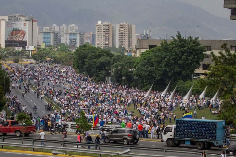 Protestos violentos aumentam na Venezuela