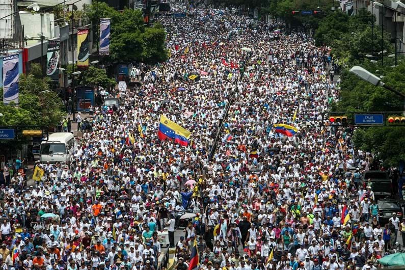 Protestos violentos aumentam na Venezuela