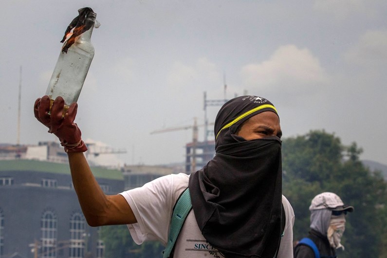 Protestos violentos aumentam na Venezuela
