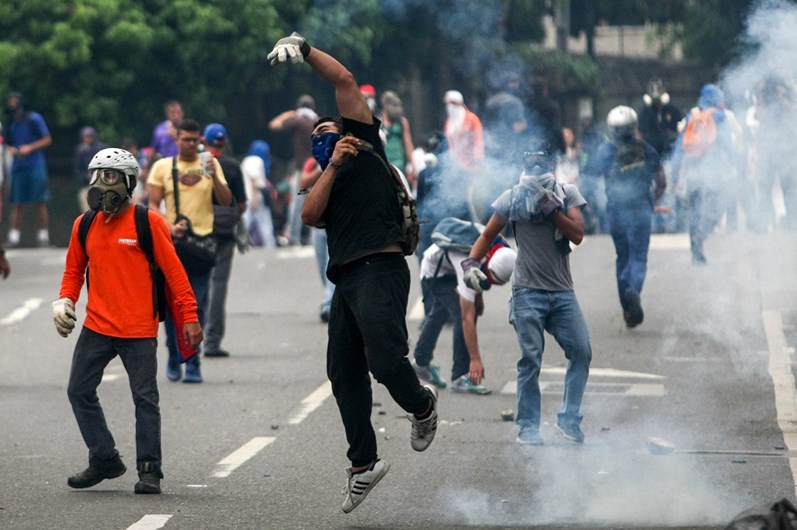 Protestos violentos aumentam na Venezuela