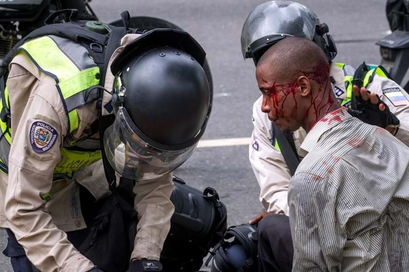 Protestos violentos aumentam na Venezuela