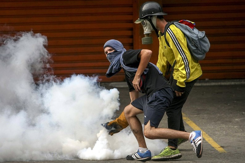 Protestos violentos aumentam na Venezuela
