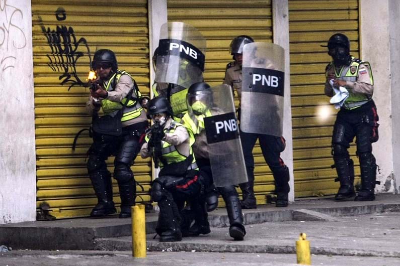 Protestos violentos aumentam na Venezuela