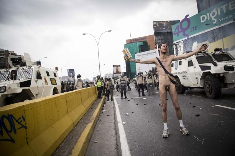 Protestos violentos aumentam na Venezuela