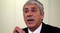 As dúvidas sobre o professor de Sócrates
