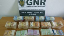 GNR apreende mais de 200 mil euros na fronteira