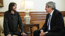 Salvador e Luísa Sobral aplaudidos de pé na Assembleia