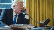 Funcionários russos falaram sobre influenciar Trump