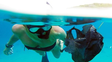 Australianos inventam caixote de lixo para o mar