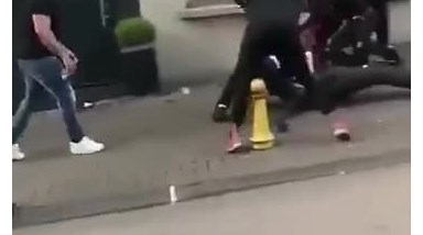 Jogador bate em civil