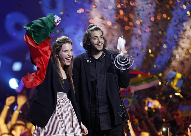 Salvador Sobral vai hoje ao Parlamento