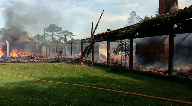 Incêndio destrói casa de luxo de membro da SAD do FC Porto