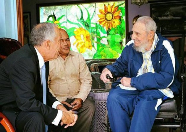 Marcelo com Fidel Castro a 26 de Outubro de 2016. O líder cubano morreu um mês depois.