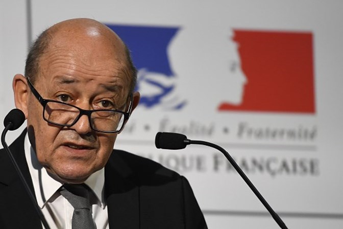 <span><strong>Jean-Yves Le Drian <br /></strong>Ministro dos Negócios Estrangeiros </span>