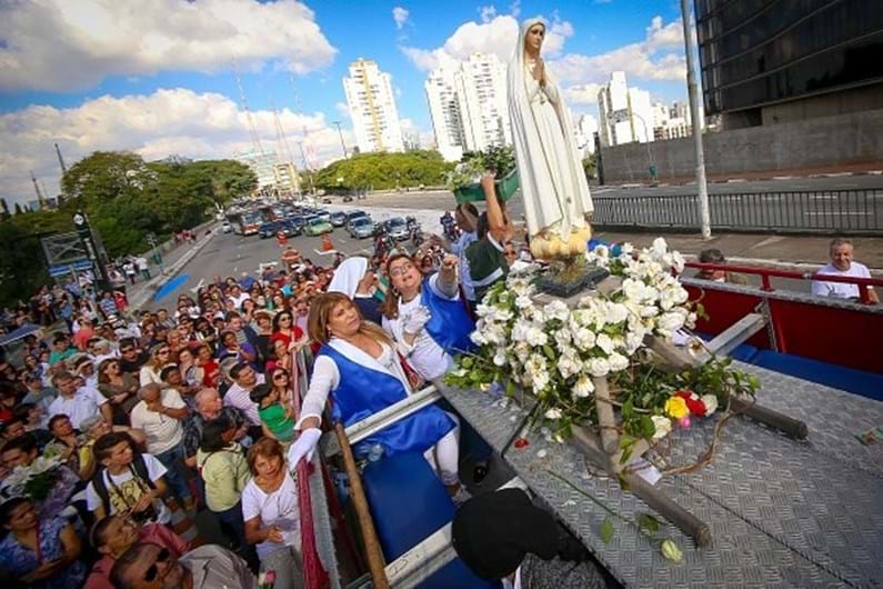 Aparições de Fátima celebradas no Brasil por milhares de pessoas