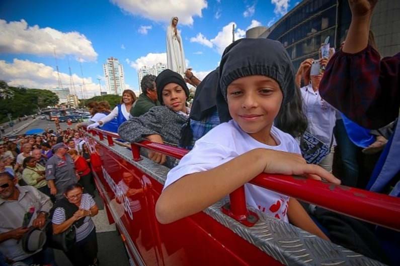Aparições de Fátima celebradas no Brasil por milhares de pessoas