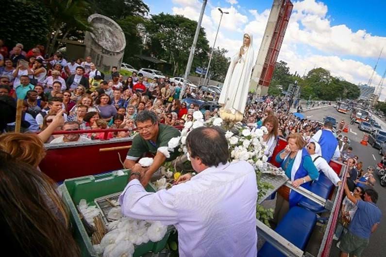 Aparições de Fátima celebradas no Brasil por milhares de pessoas