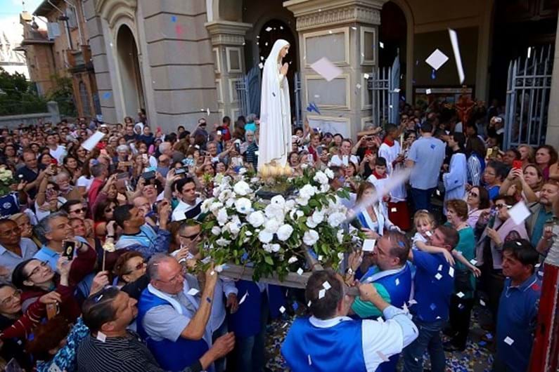 Aparições de Fátima celebradas no Brasil por milhares de pessoas