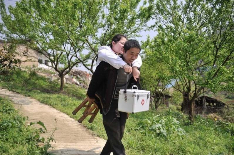 A médica sem pernas Li Juhong