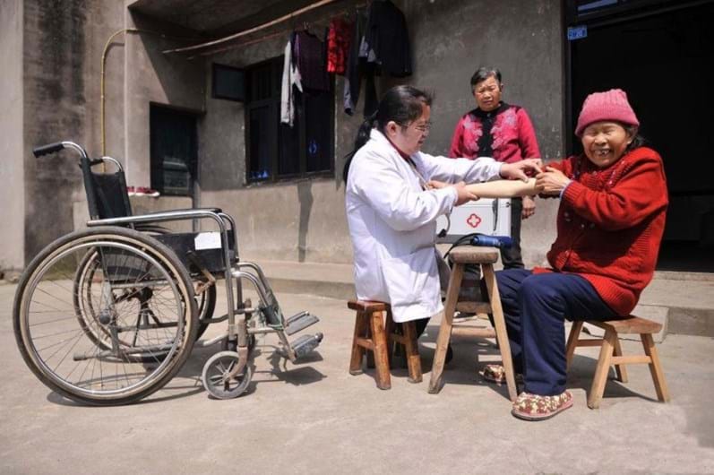 A médica sem pernas Li Juhong