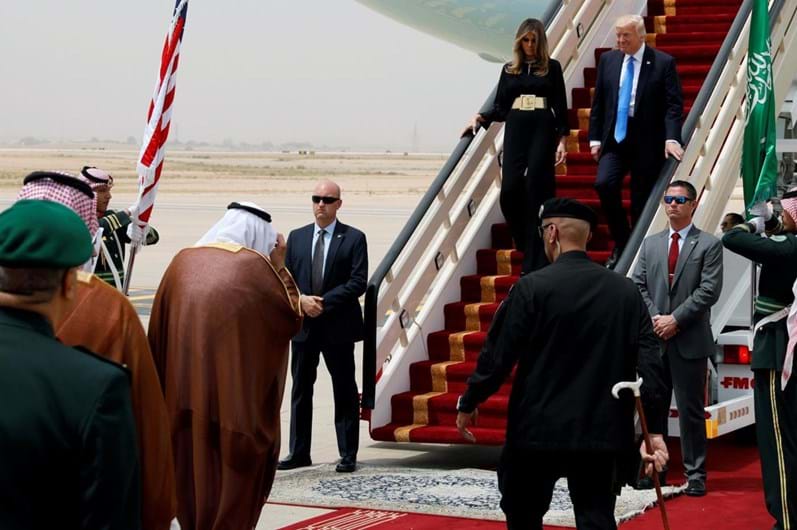 Trump chega à Arábia Saudita