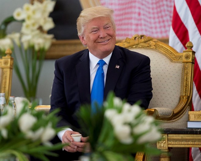 Trump chega à Arábia Saudita