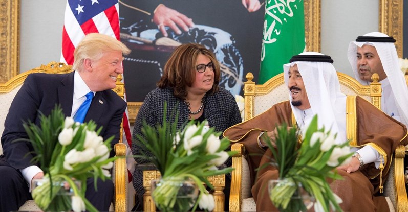 Trump chega à Arábia Saudita