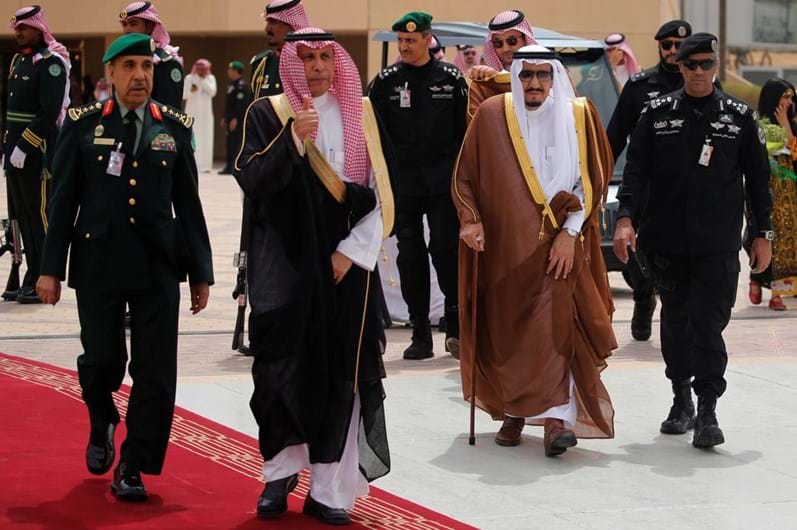 Trump chega à Arábia Saudita