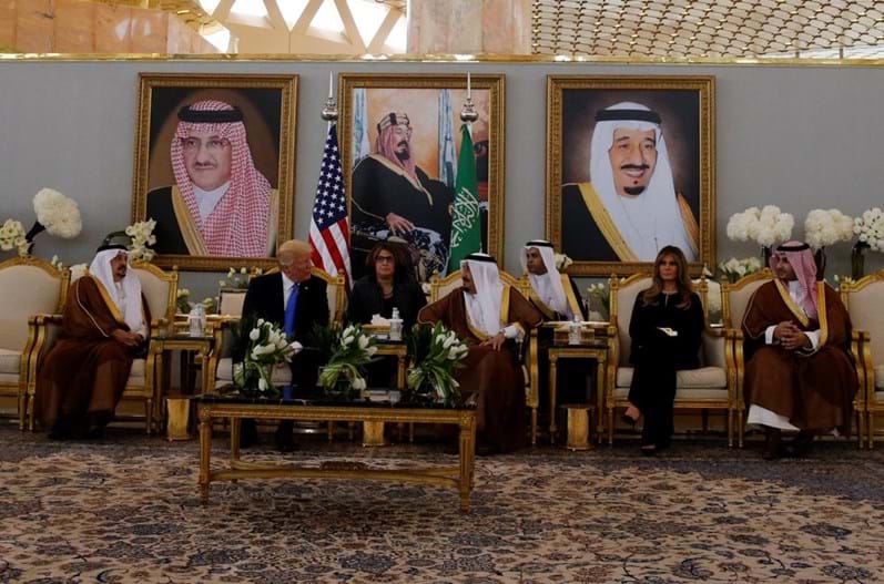 Trump celebra contratos com a Arábia Saudita