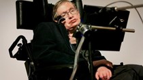 Stephen Hawking apoia Jeremy Corbyn