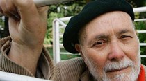 Morreu Alípio de Freitas,