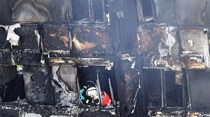 Vítimas de incêndio em Londres sobem para 17