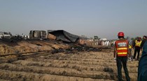 Mais de 100 mortos em explosão no Paquistão