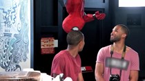 Vai um café, Homem-Aranha?