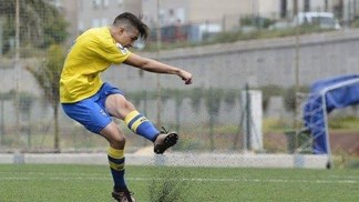Sporting contrata promessa por 215 mil euros