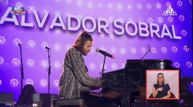 Salvador Sobral protagoniza momento inusitado