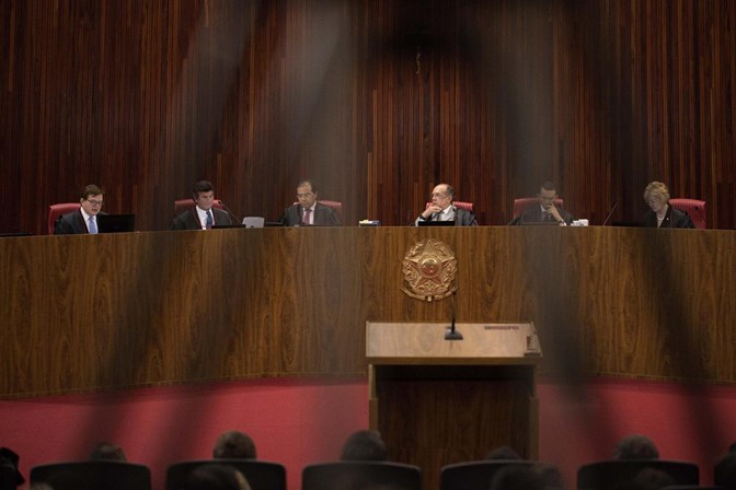 Os juízes do Tribunal Superior Eleitoral no primeiro dia de julgamento.