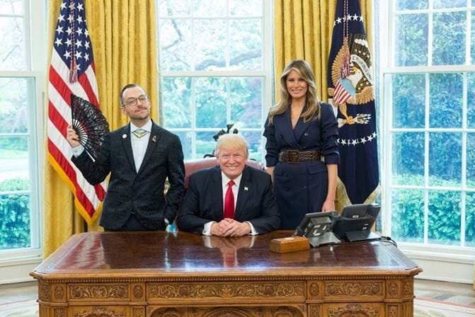 Professor gay impõe direitos LGBT a Donald Trump