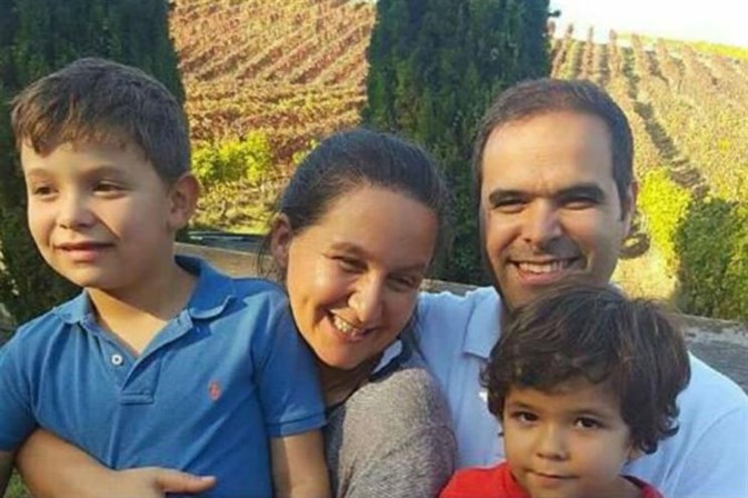 <span>Miguel Costa, Mafalda Lacerda, António, 6 anos, e Joaquim, 4 anos</span>
