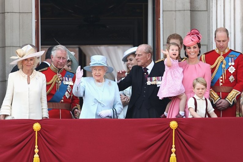 Rainha Isabel II durante parada Trooping the Colour